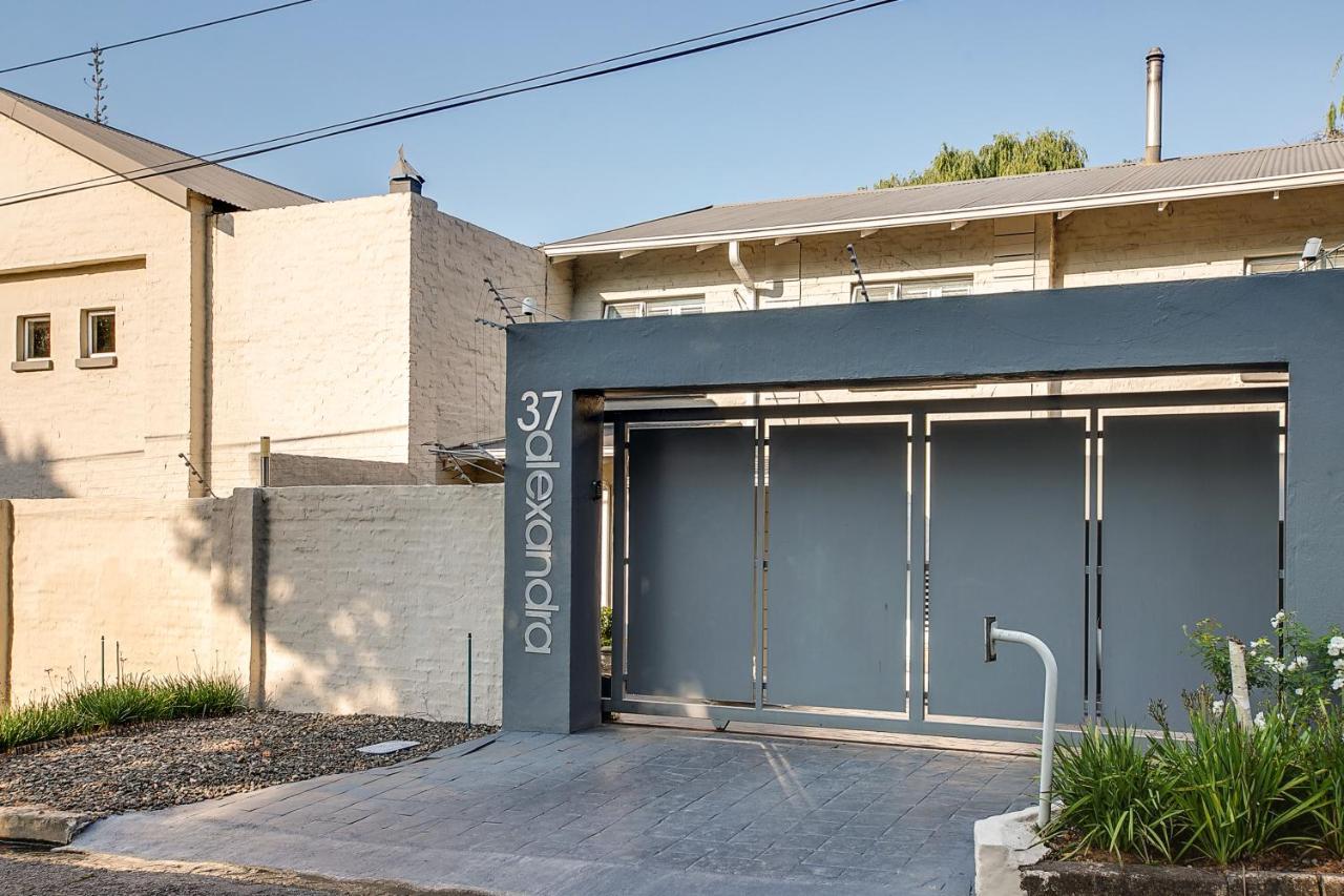 37 Alexandra Avenue, Self Catering Executive Apartment No Load Shedding And Water Outages Johannesburg Exterior photo